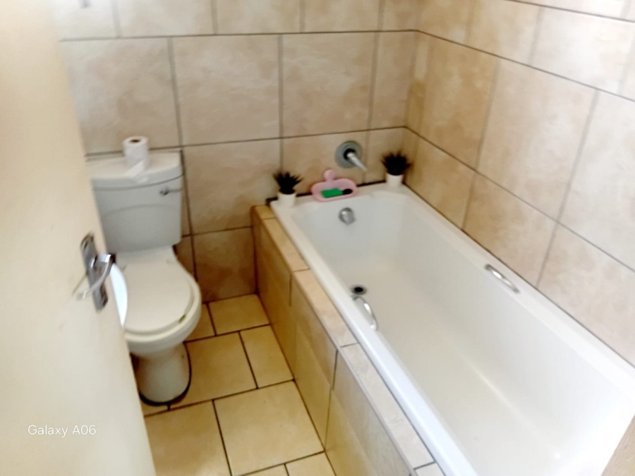 2 Bedroom Property for Sale in Amalinda Eastern Cape